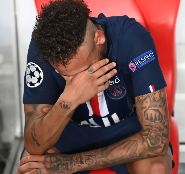 关于内马尔五连胜继续领跑积分榜，本菲卡主帅陷下课危机！的信息