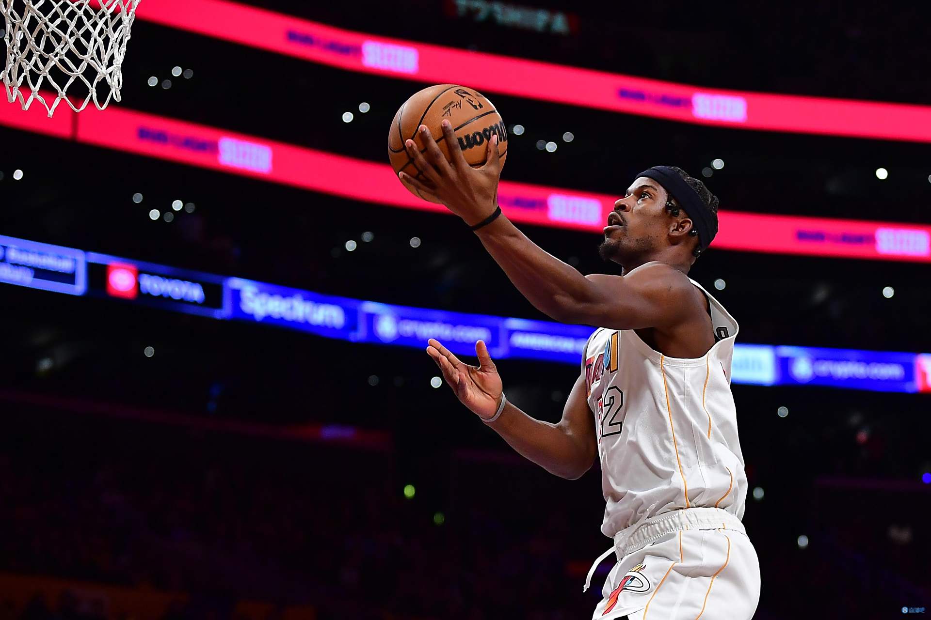  杜兰特连续五场比赛得分超过惊险取胜，热火挑战极限！