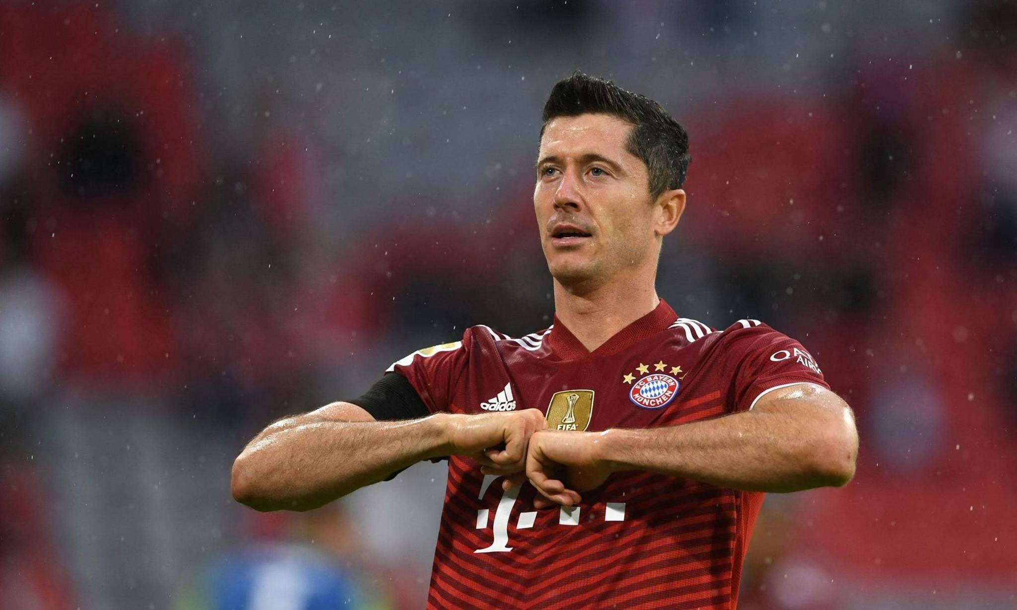  莱万多夫斯基赛事官方发布回归赛场新规，MAD争议不断！