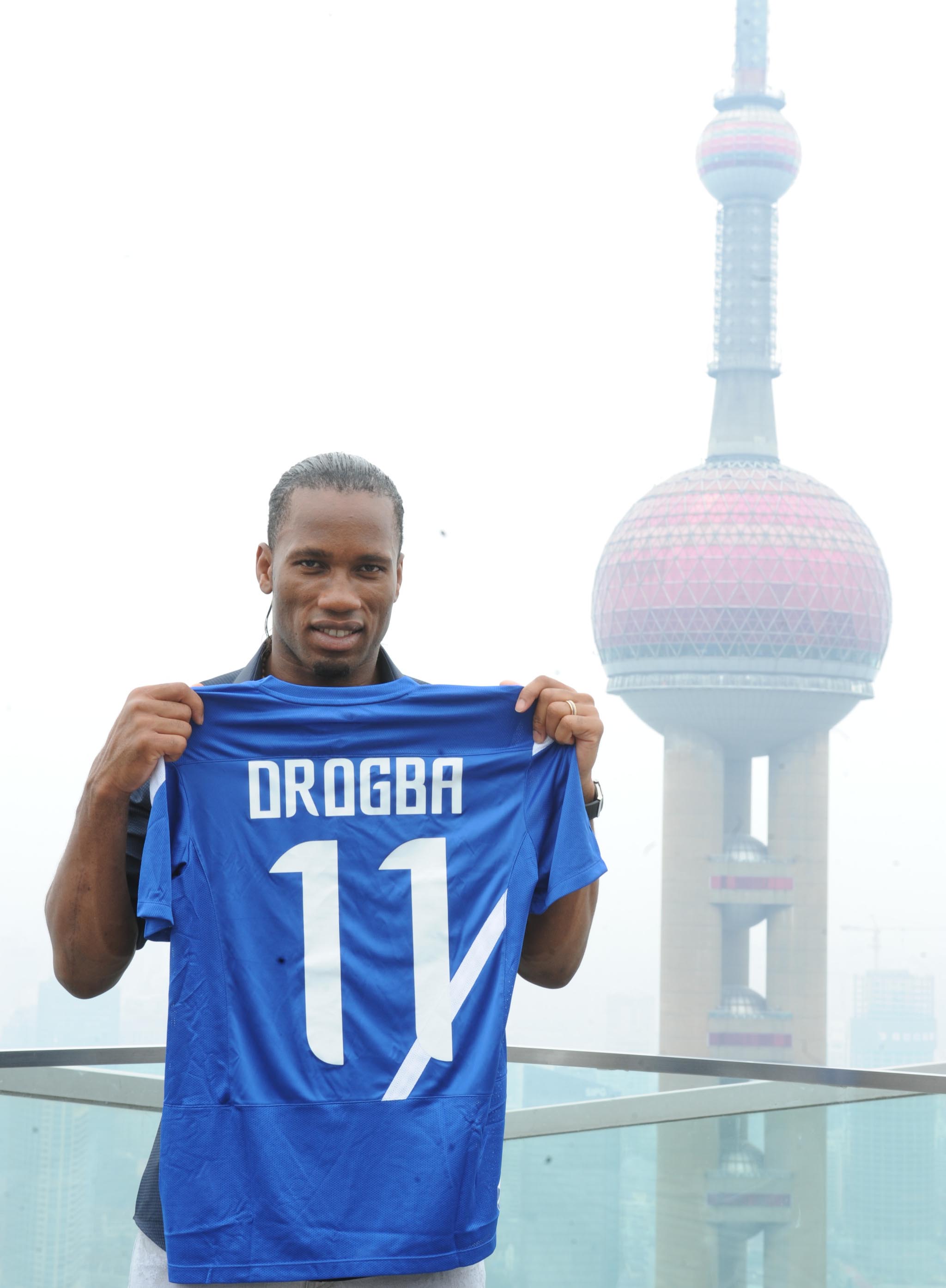  德罗巴连续二十场比赛得分超过大胜，日本队挑战极限！