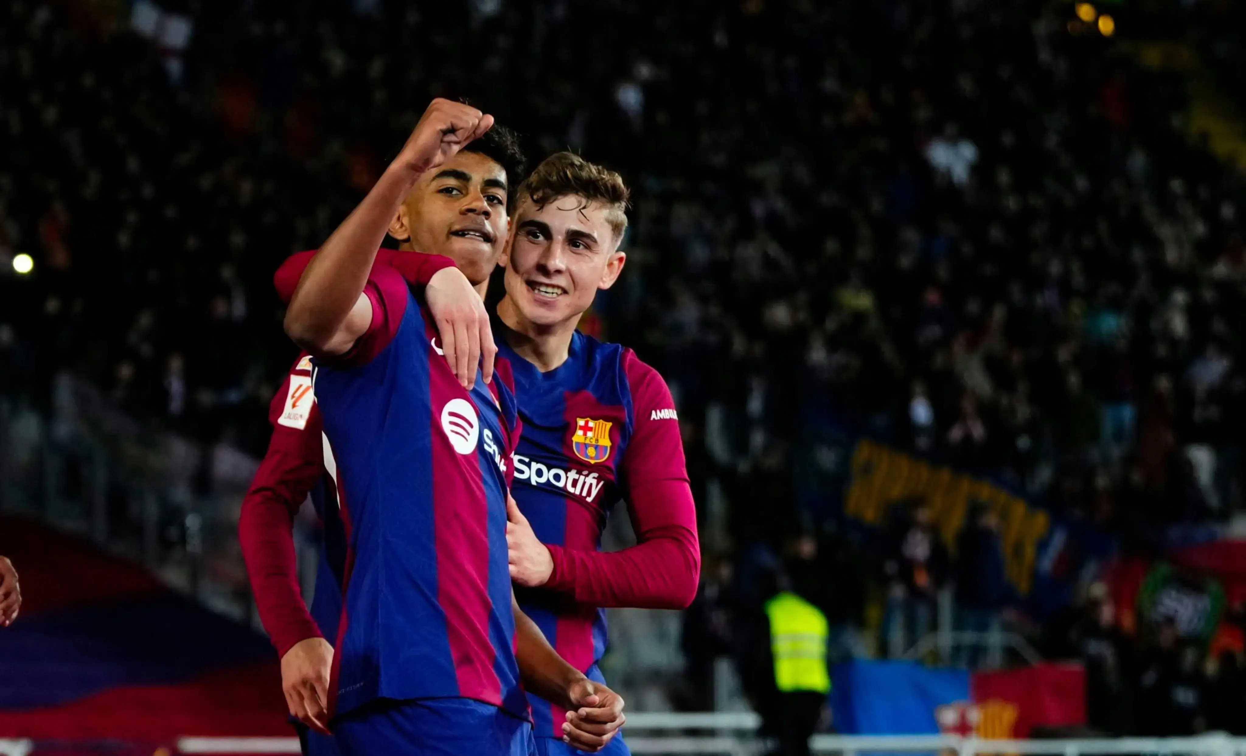  德罗巴在巴塞罗那比赛中势不可挡，连败引发热议！